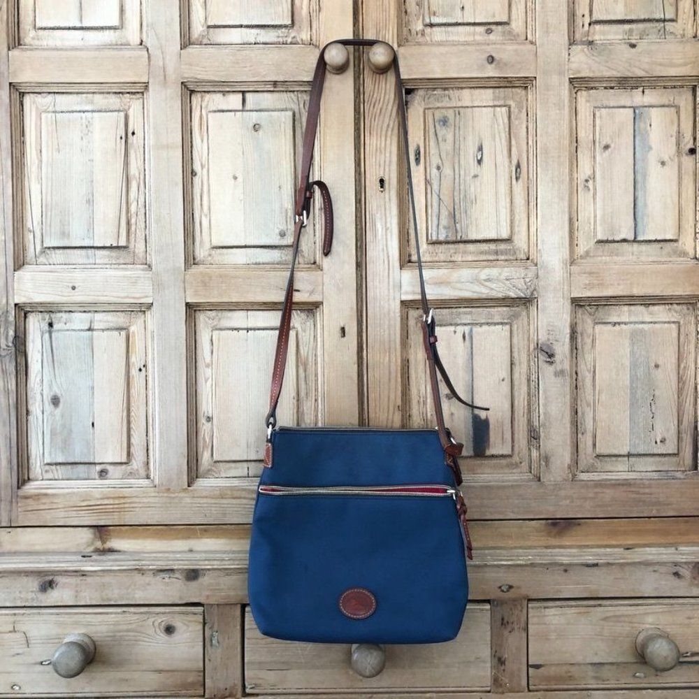 Dooney and Bourke Women's Navy Blue Crossbody Purse Small / Medium Adjustable